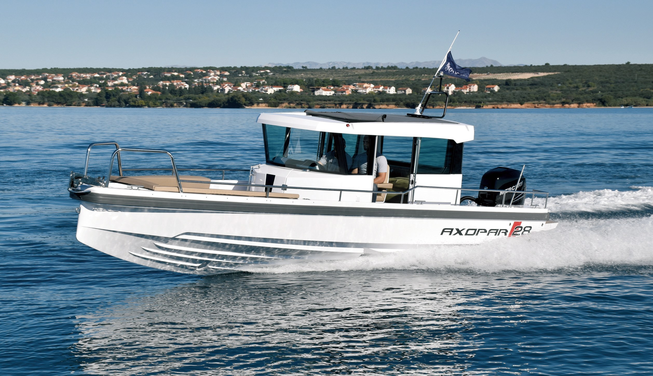 Axopar 28 Cabin