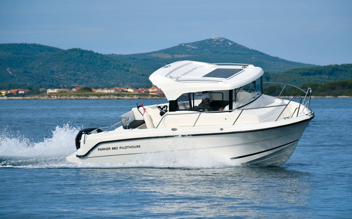 Parker 660 Pilothouse