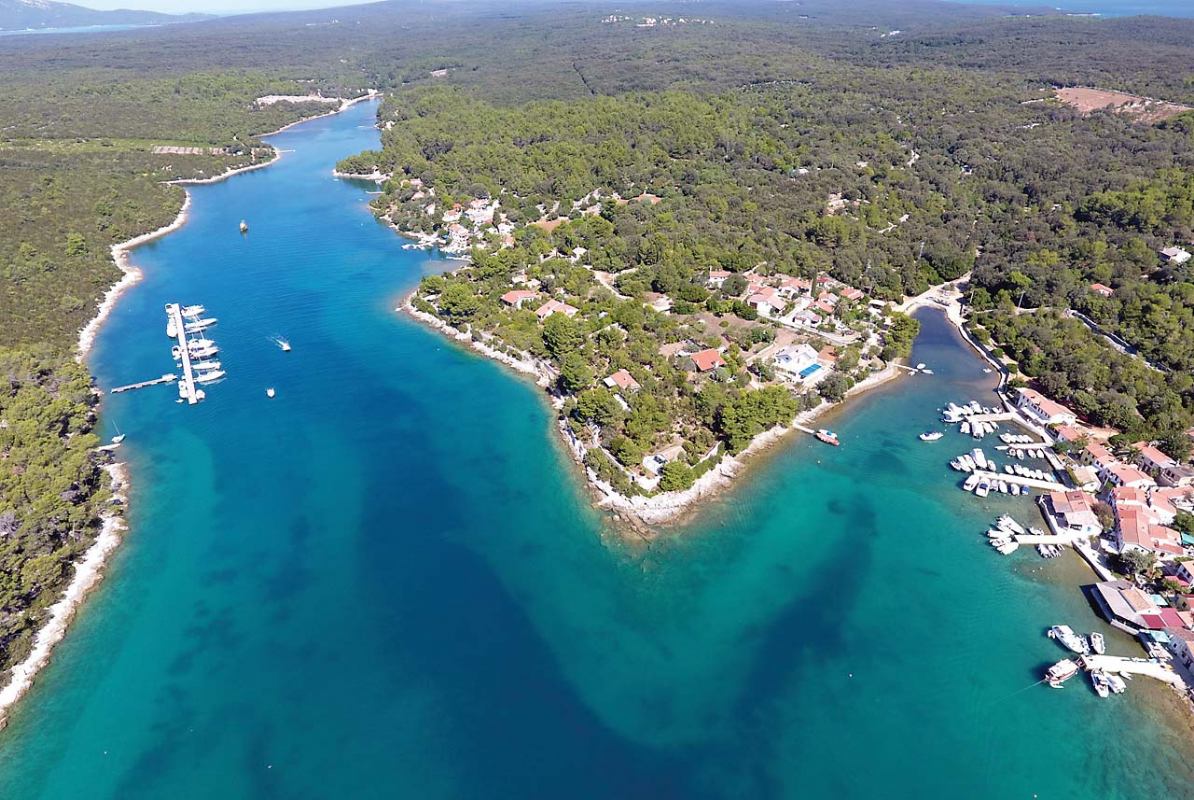 Sidrišta - Nositelji nautičke sezone ili borba s vjetrenjačama