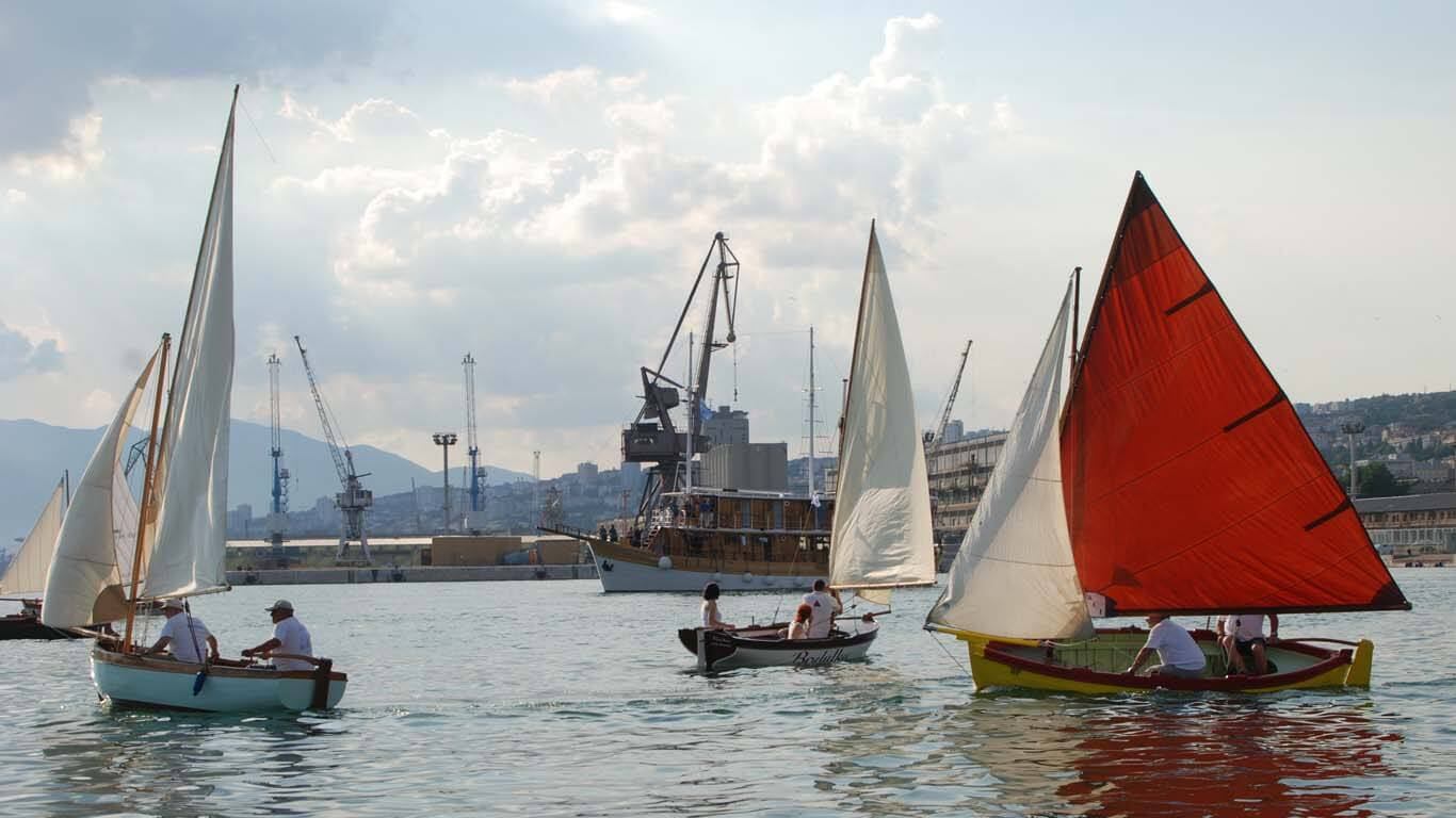 Tradicijske barke u ceremoniji otvaranja Europske prijestolnice kulture