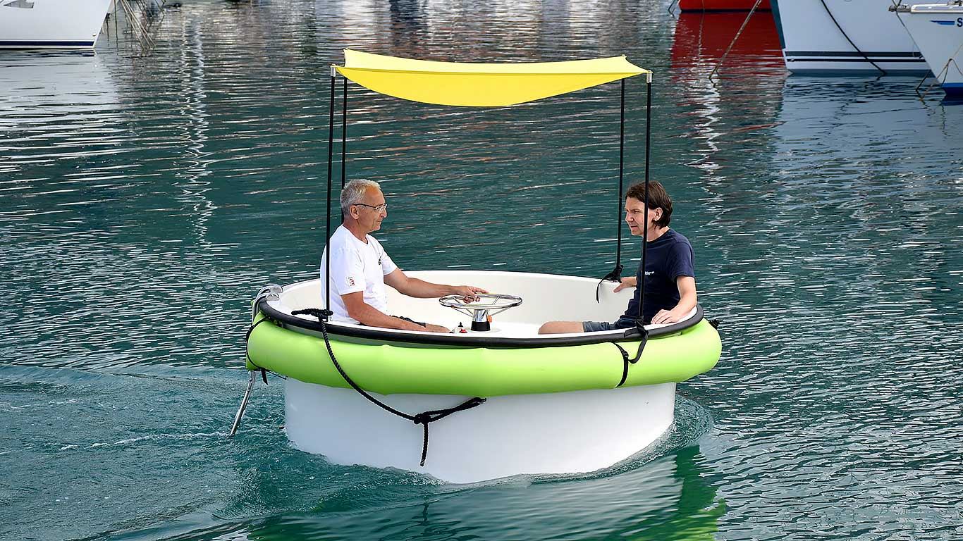 Hula Boat