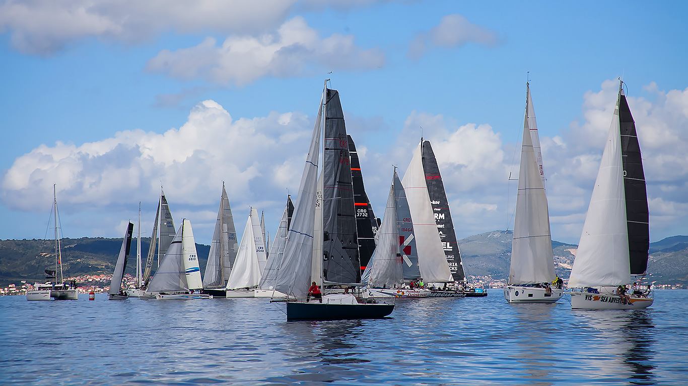 S Paiškom regatom do Starog Grada na Hvaru