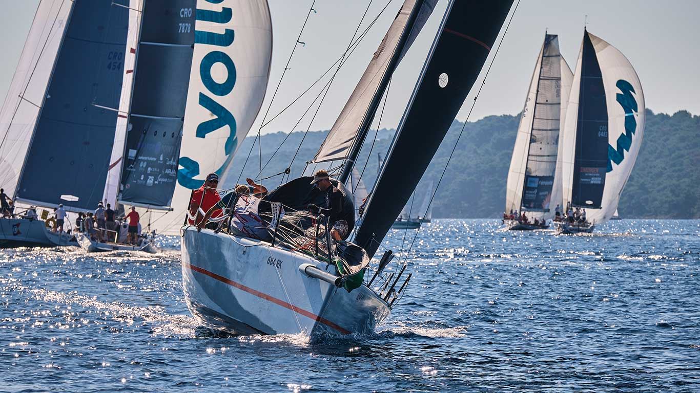 Lošinjska regata krstaša u jubilarnom 40. izdanju