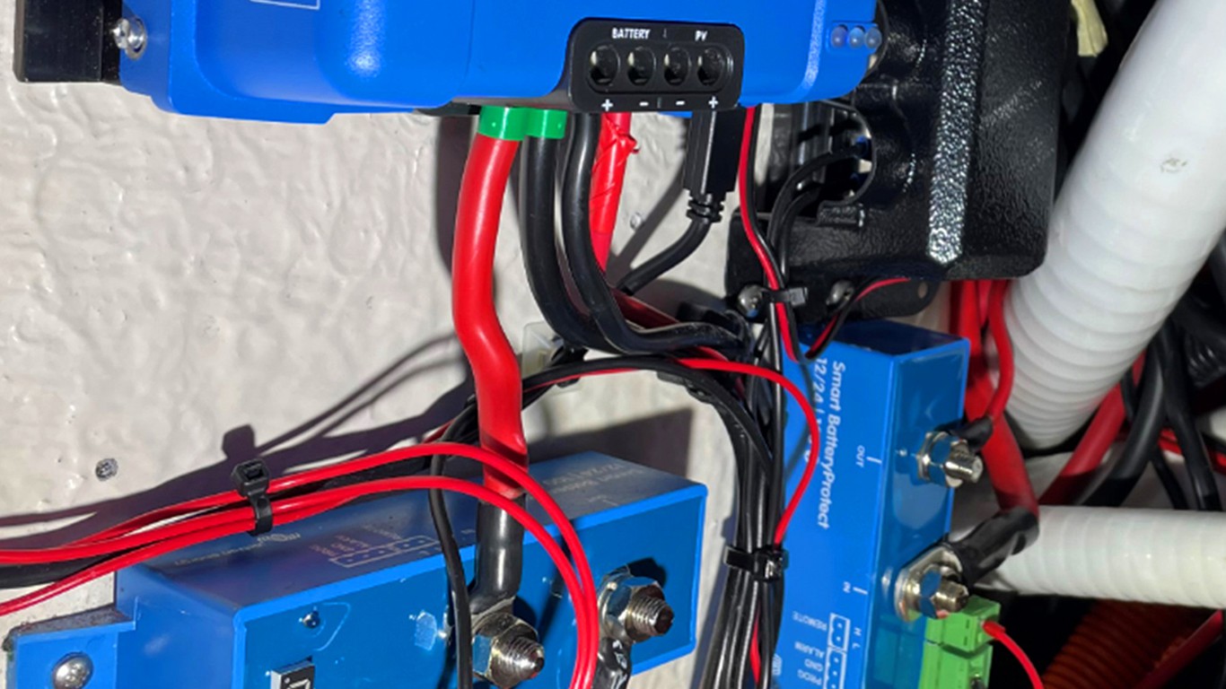 Zaštita baterija poluvodičkom sklopkom Smart battery protect
