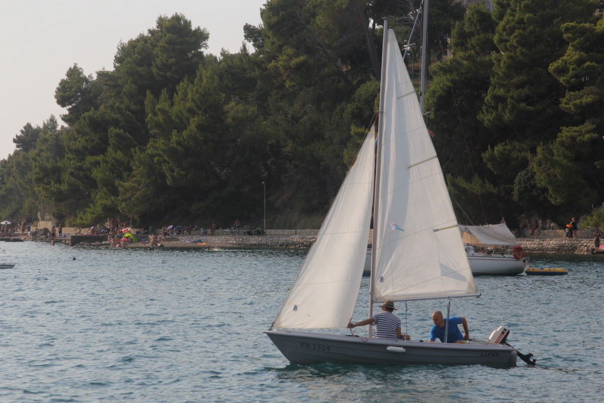 Elan 430 T + Yamaha 5 ks + prikolica
