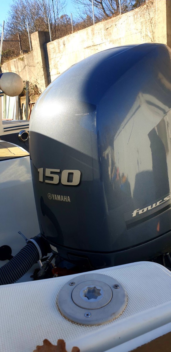 Vanbrodski motor Yamaha F 150 AETX